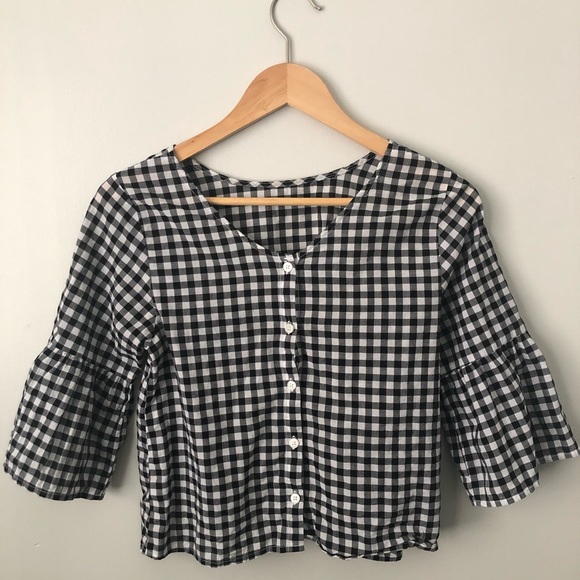 ✨SALE ✨Gingham Bell Sleeve Crop Top - Picture 2 of 4